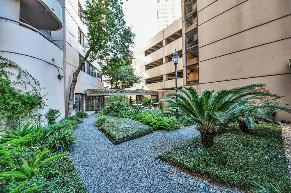 3525 Sage Road #1503 Houston, TX 77056