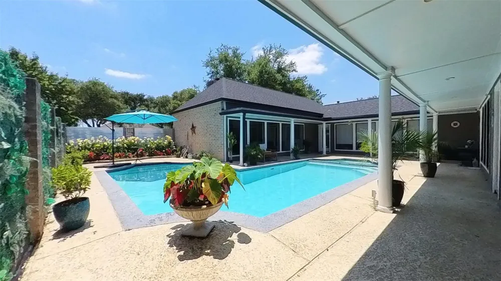 3339 Country Club Boulevard Stafford, TX 77477