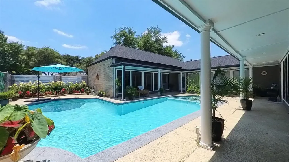 3339 Country Club Boulevard Stafford, TX 77477