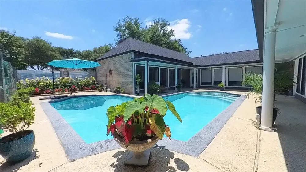 3339 Country Club Boulevard Stafford, TX 77477
