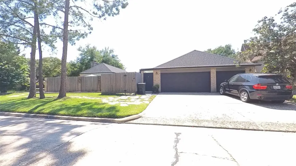 3339 Country Club Boulevard Stafford, TX 77477