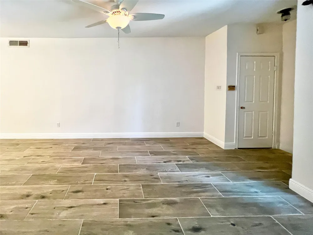 3130 SW Walnut Bend Lane #409 Houston, TX 77042