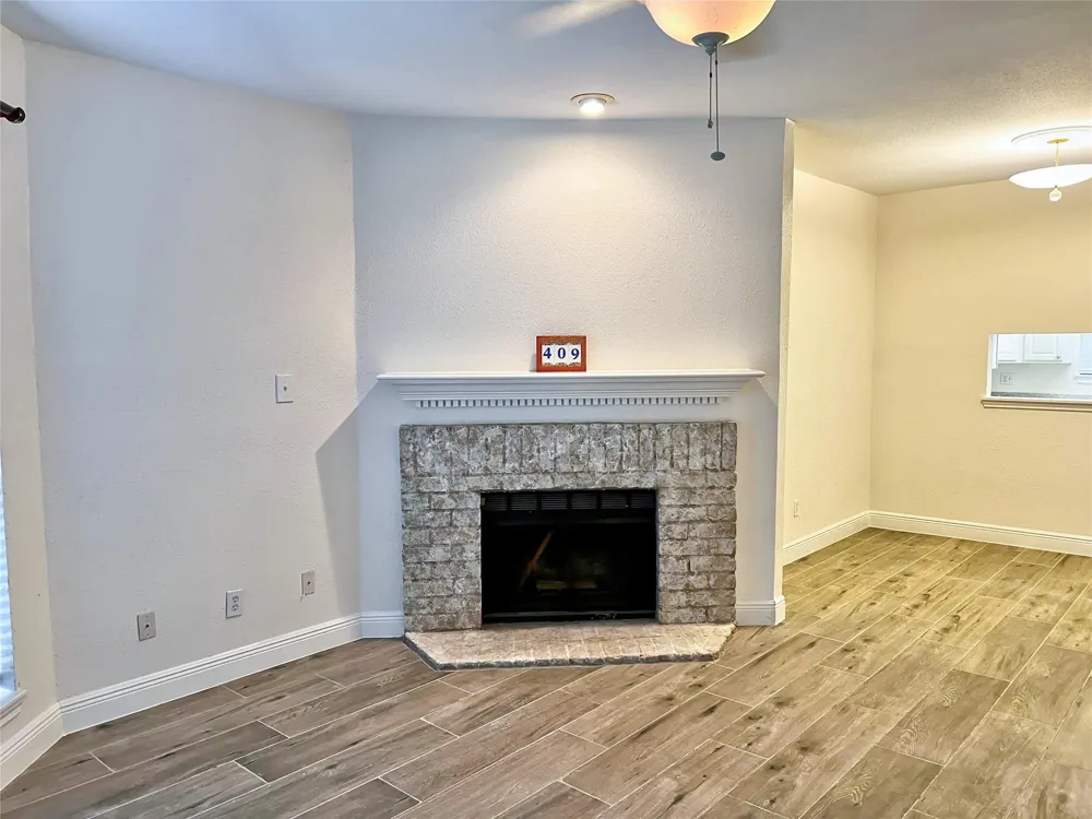 3130 SW Walnut Bend Lane #409 Houston, TX 77042