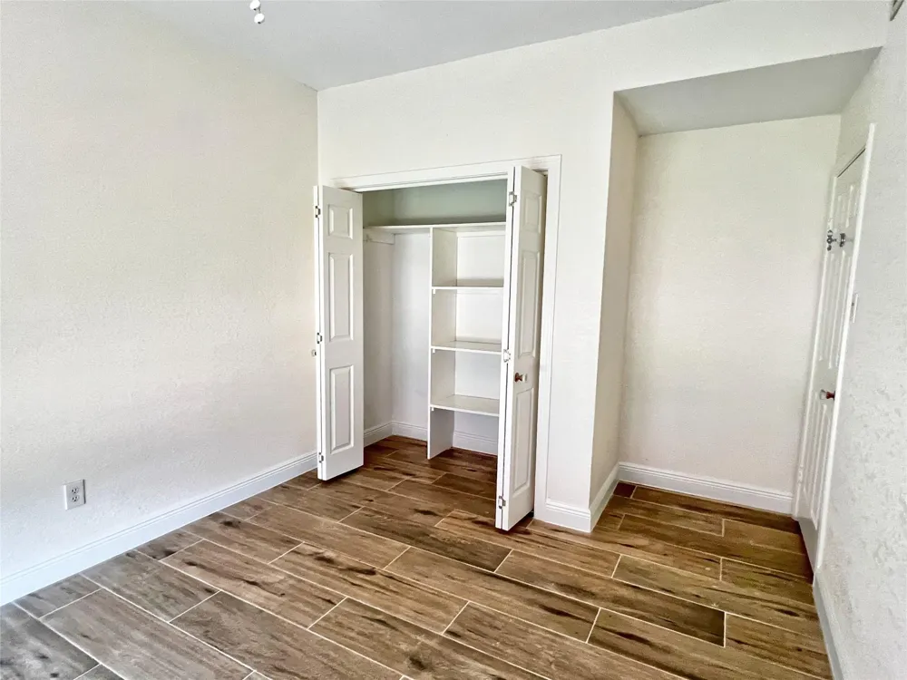 3130 SW Walnut Bend Lane #409 Houston, TX 77042