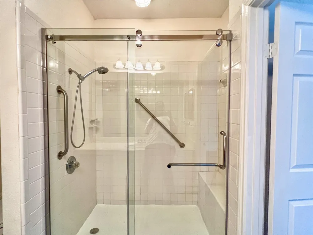 3130 SW Walnut Bend Lane #409 Houston, TX 77042