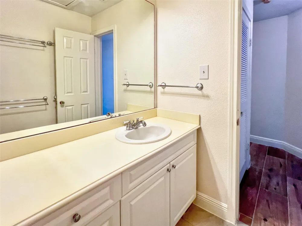 3130 SW Walnut Bend Lane #409 Houston, TX 77042