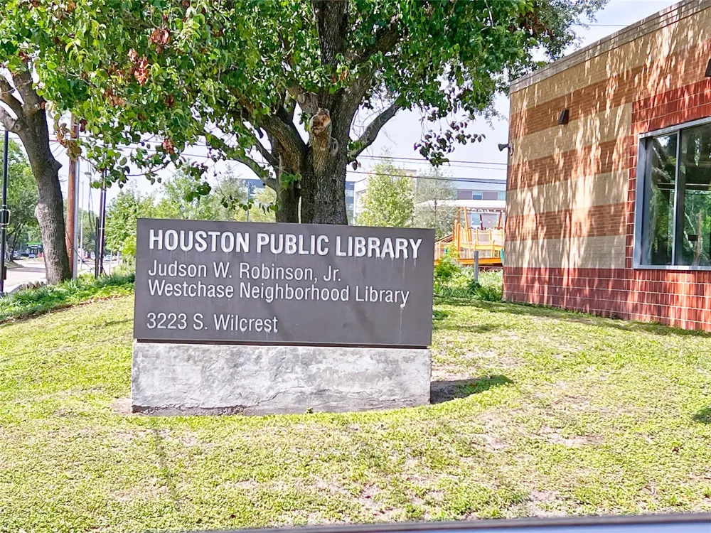 3130 SW Walnut Bend Lane #409 Houston, TX 77042