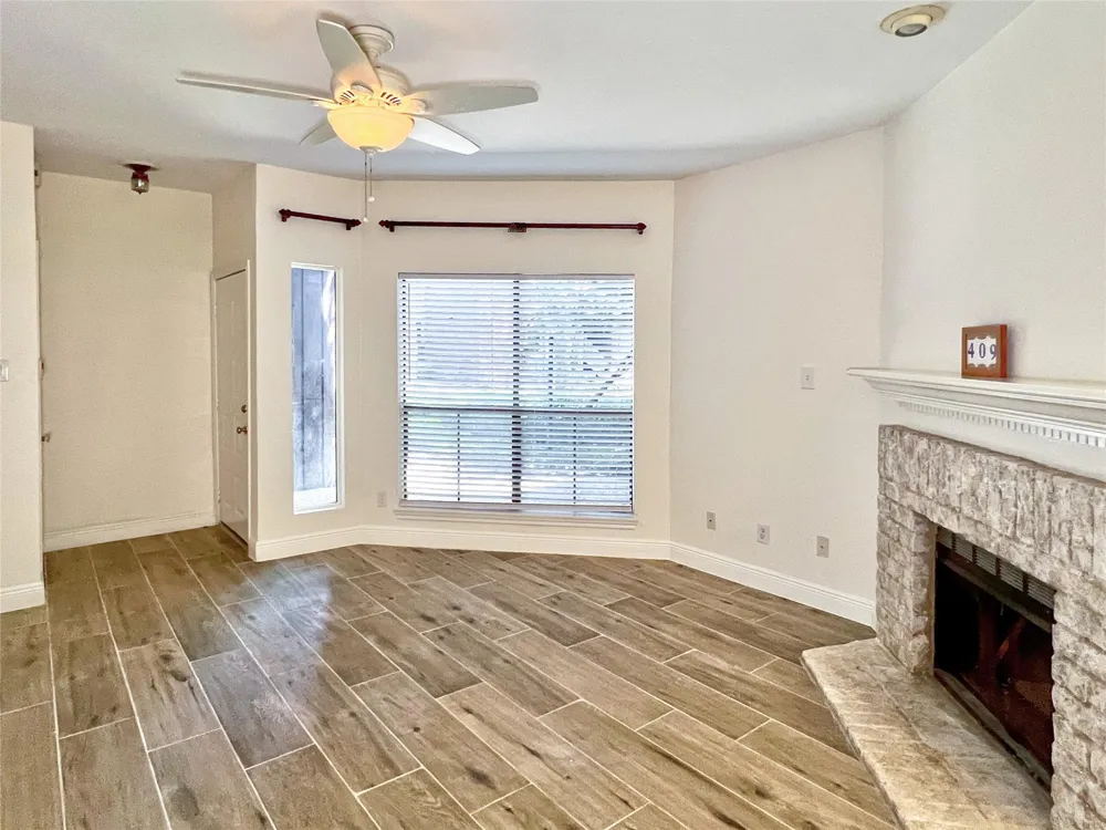 3130 SW Walnut Bend Lane #409 Houston, TX 77042