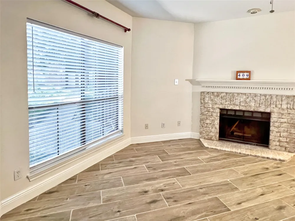 3130 SW Walnut Bend Lane #409 Houston, TX 77042