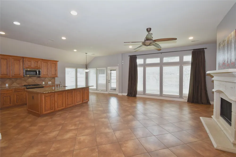 13611 Summer Cloud Lane Pearland, TX 77584