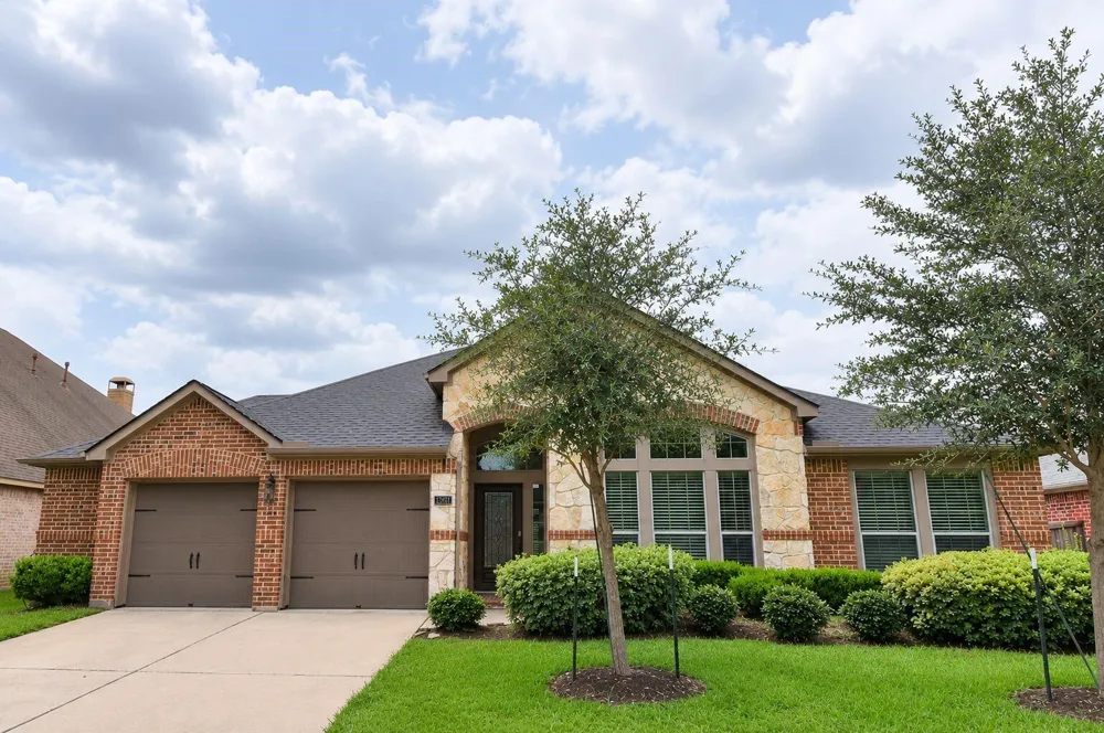 13611 Summer Cloud Lane Pearland, TX 77584