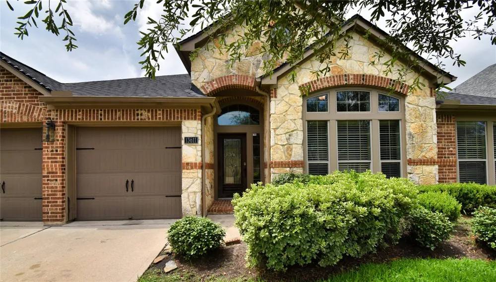 13611 Summer Cloud Lane Pearland, TX 77584