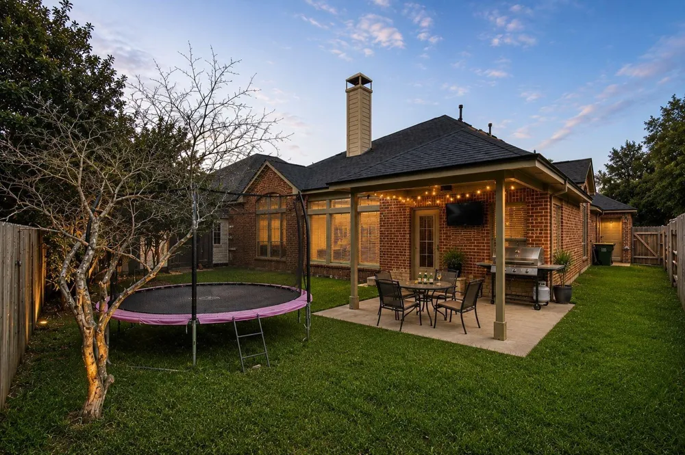 13611 Summer Cloud Lane Pearland, TX 77584