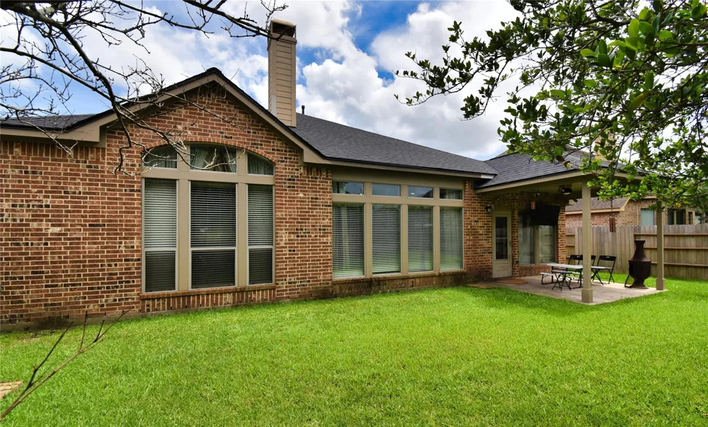 13611 Summer Cloud Lane Pearland, TX 77584