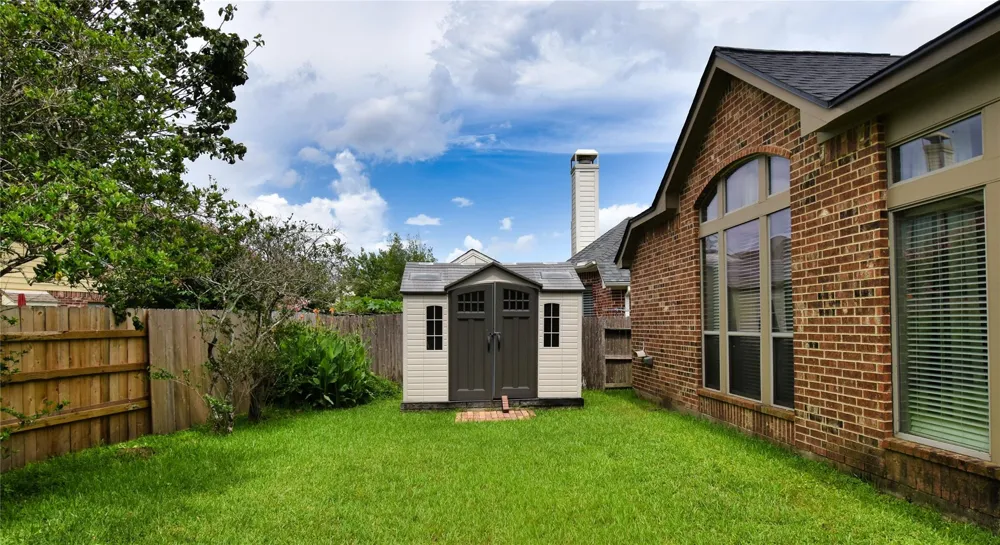 13611 Summer Cloud Lane Pearland, TX 77584