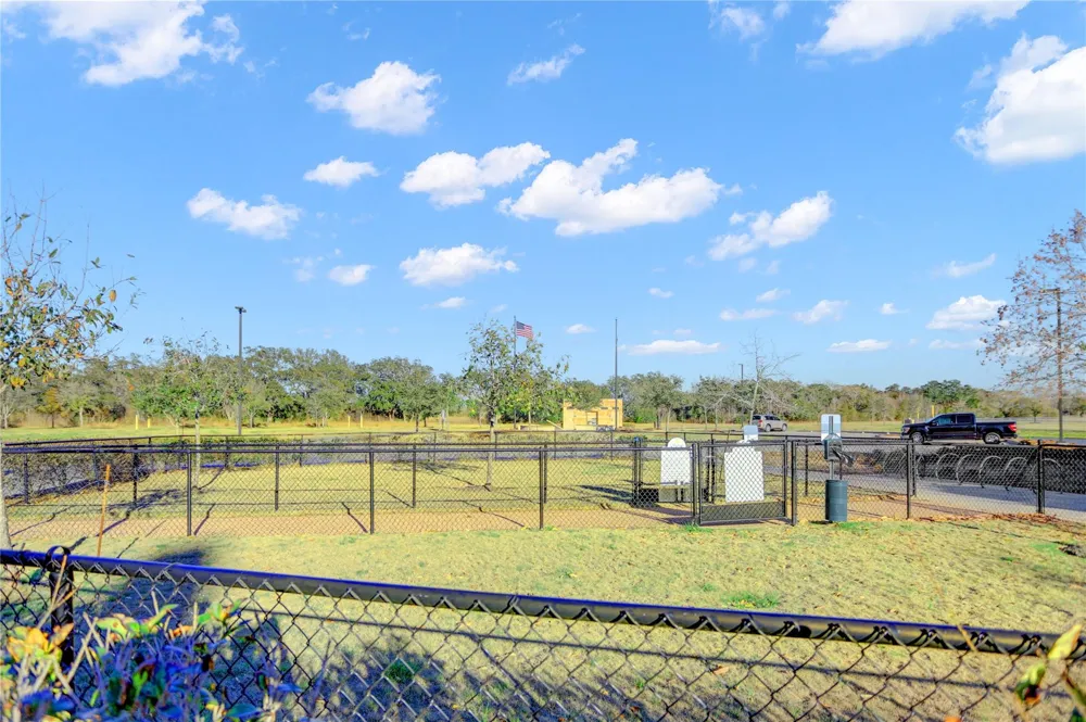 4438 Peloton Road Iowa Colony, TX 77583