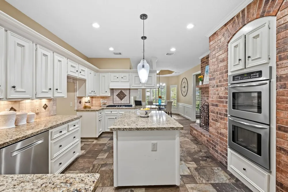 15 Crestone Place The Woodlands, TX 77381