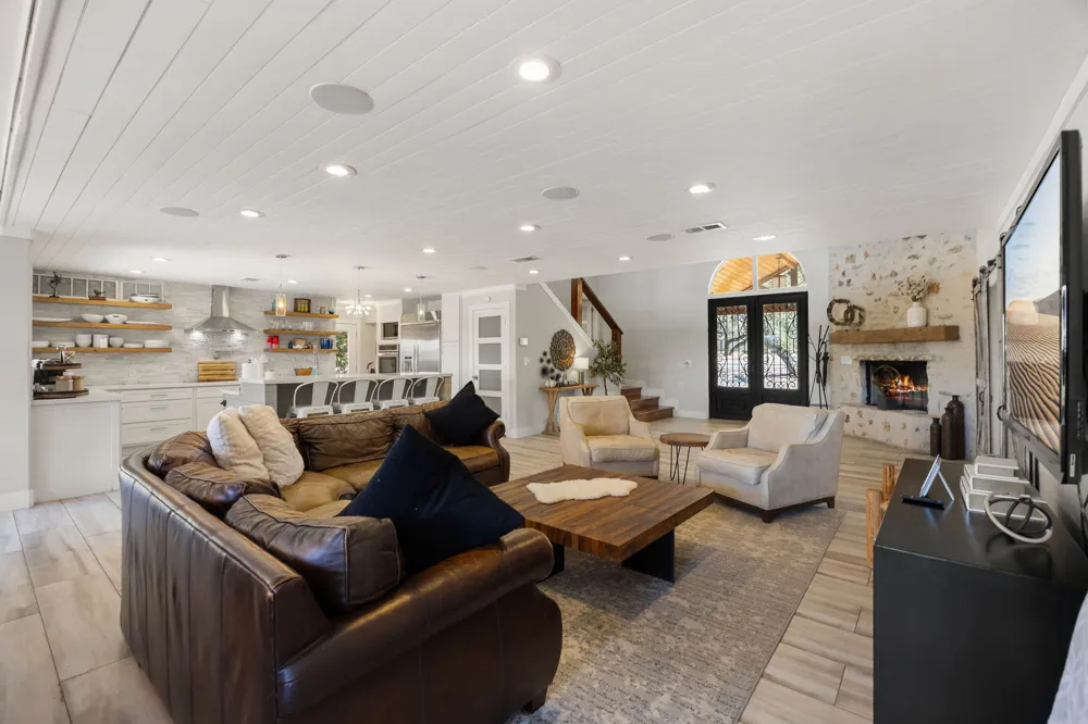 3114 Pace Bend Road S Spicewood, TX 78669