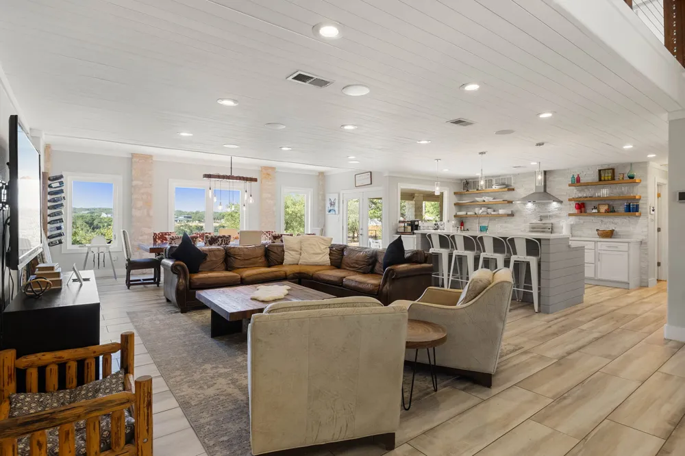 3114 Pace Bend Road S Spicewood, TX 78669