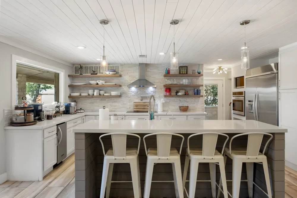 3114 Pace Bend Road S Spicewood, TX 78669