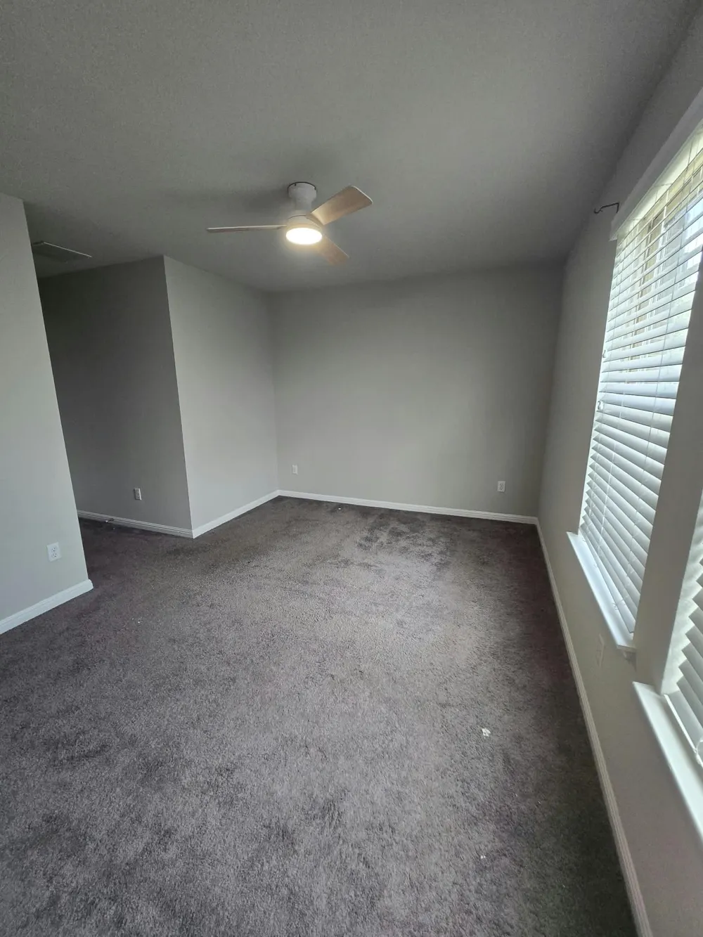 1052 Myrna Bend Leander, TX 78641