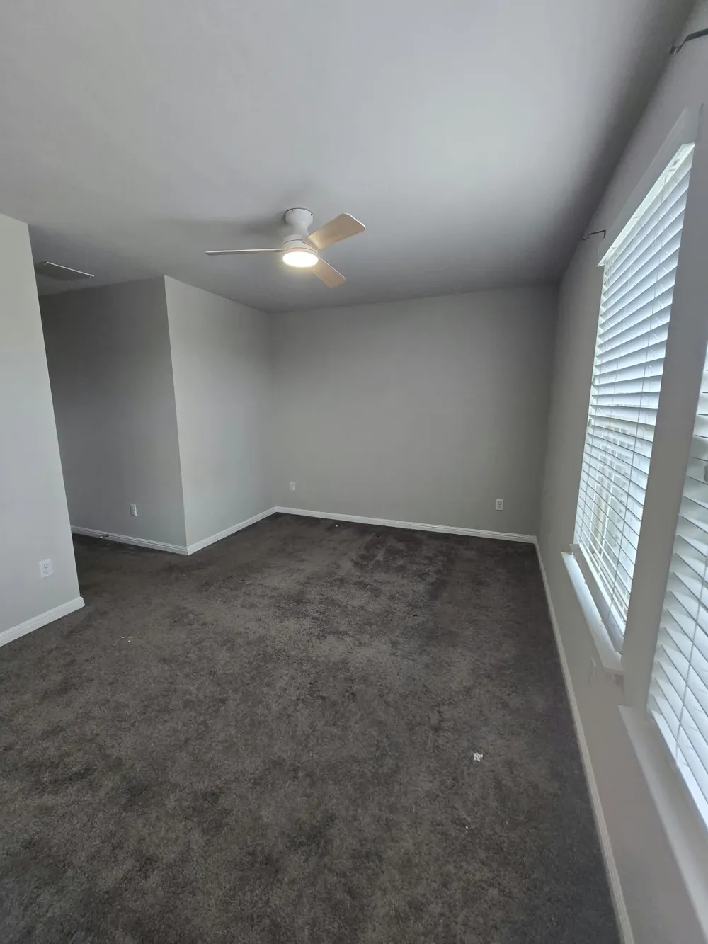 1052 Myrna Bend Leander, TX 78641