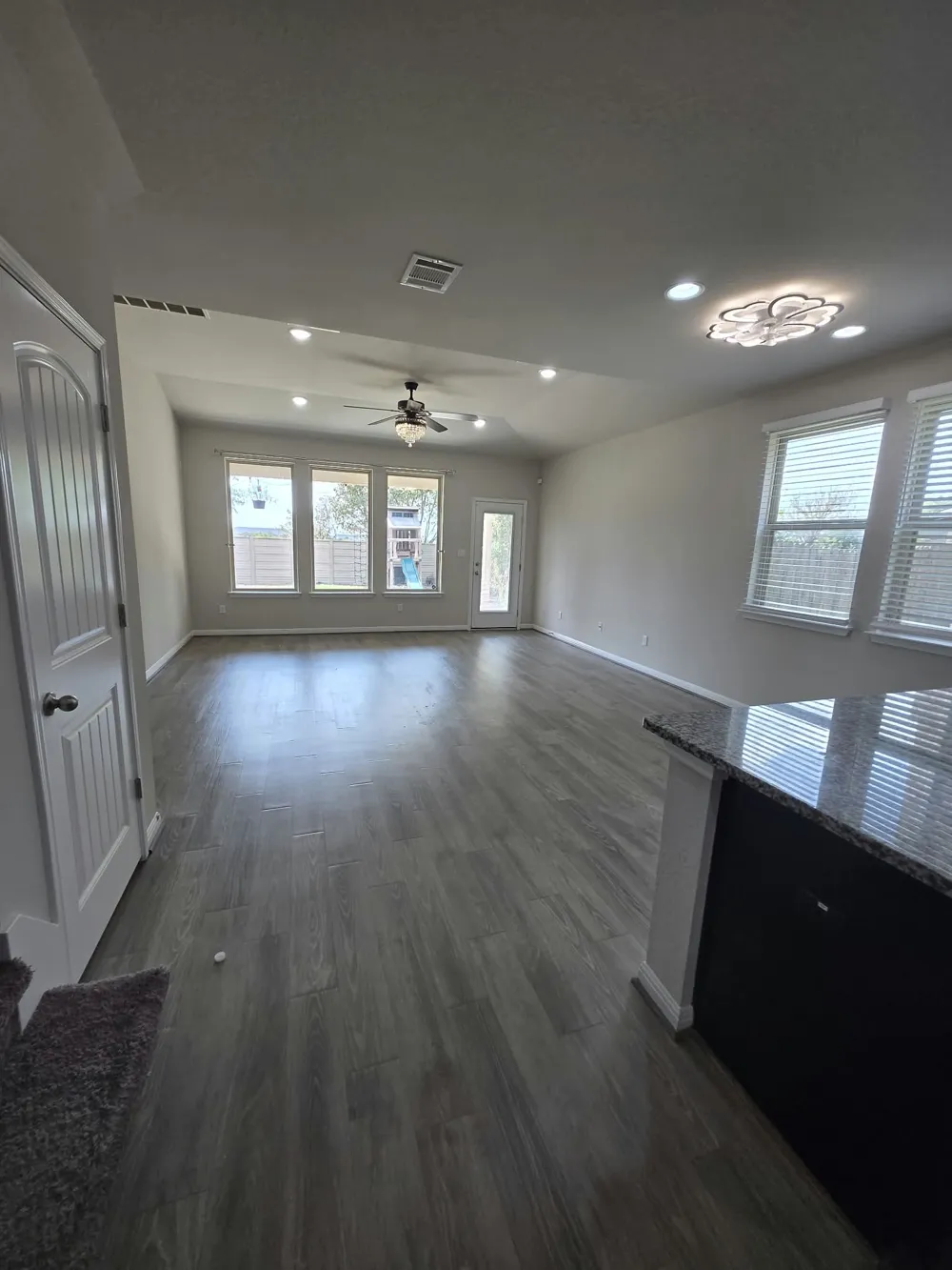 1052 Myrna Bend Leander, TX 78641