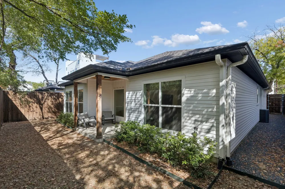 1112 Muncie Avenue Dallas, TX 75212