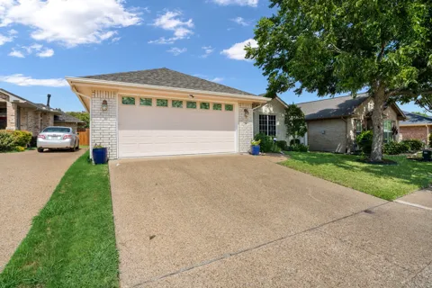 210 Bluebonnet Lane