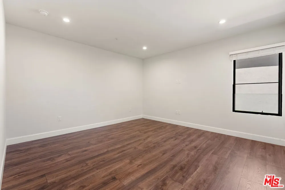 1153 Beachwood Drive #1 Los Angeles, CA 90038