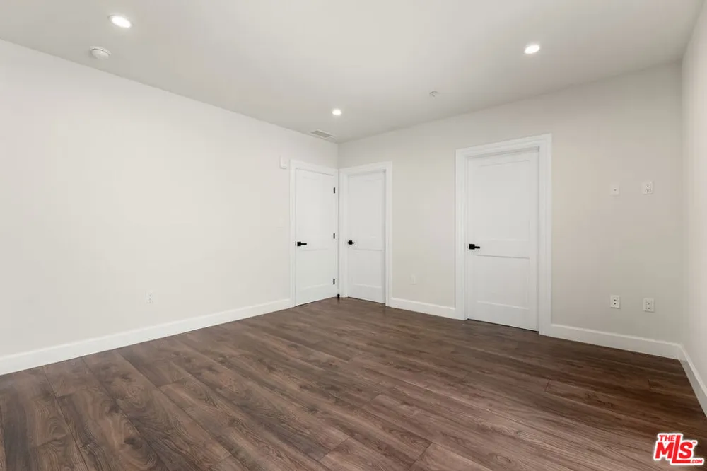 1153 Beachwood Drive #1 Los Angeles, CA 90038