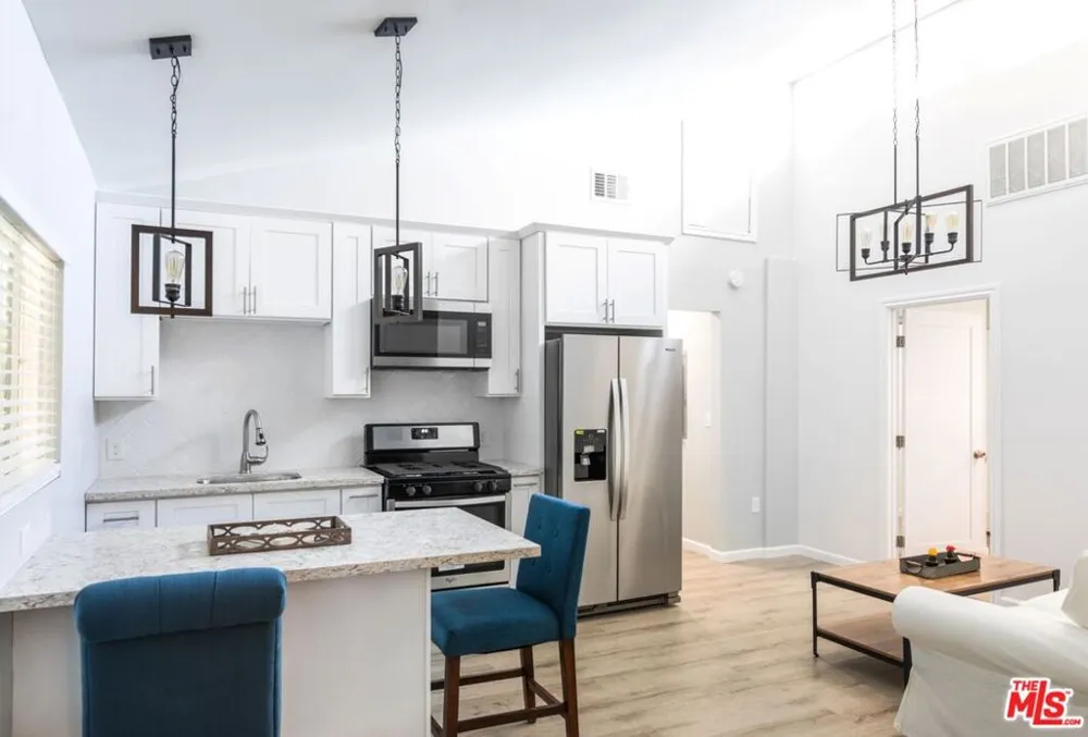 1273 W 36th Place Los Angeles, CA 90007