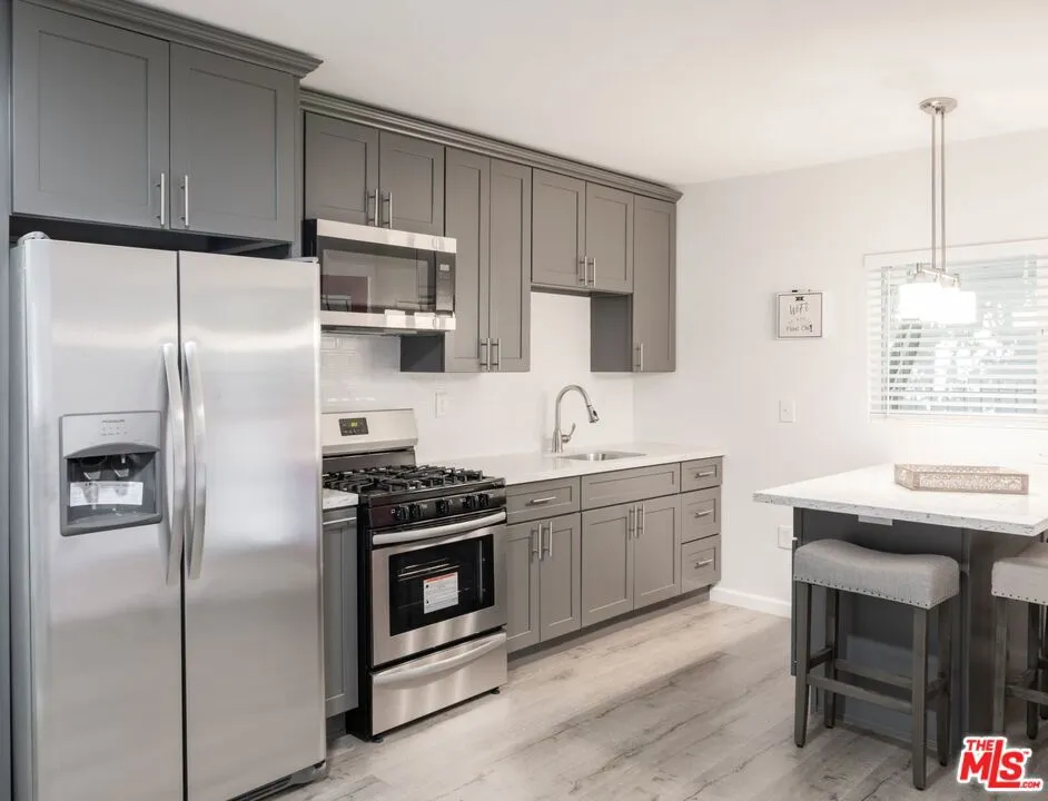 1273 W 36th Place Los Angeles, CA 90007