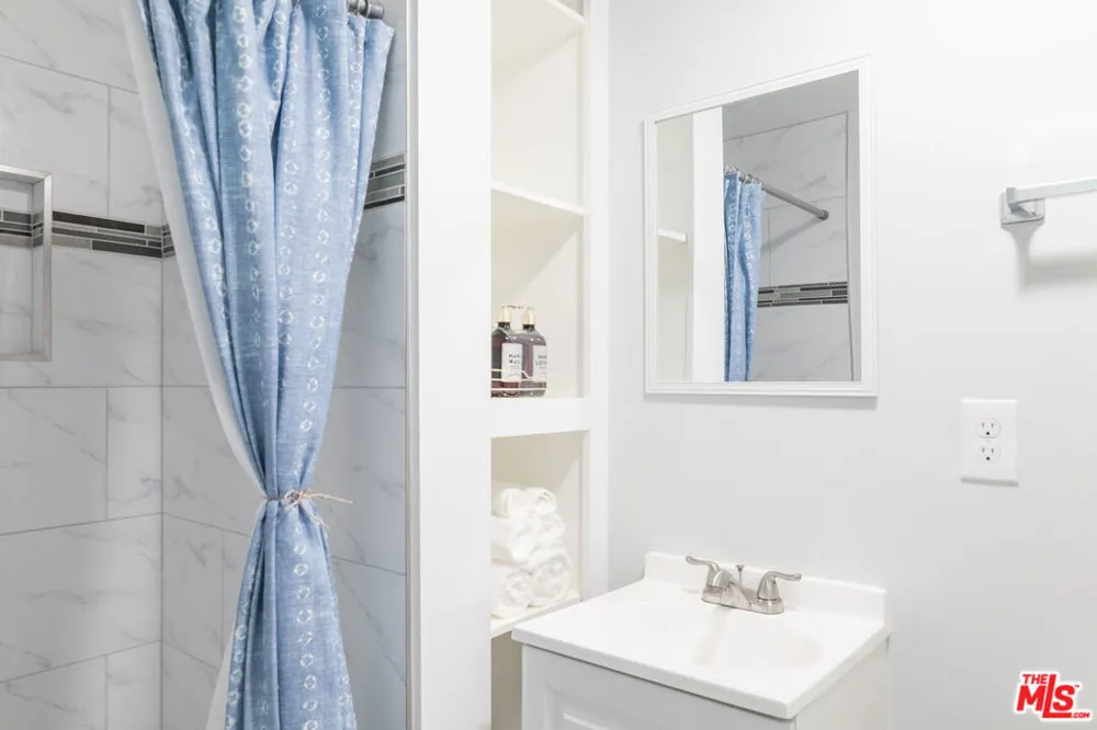 1273 W 36th Place Los Angeles, CA 90007