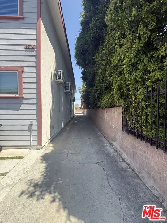 1273 W 36th Place Los Angeles, CA 90007