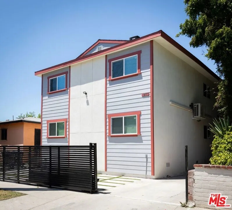 1273 W 36th Place Los Angeles, CA 90007