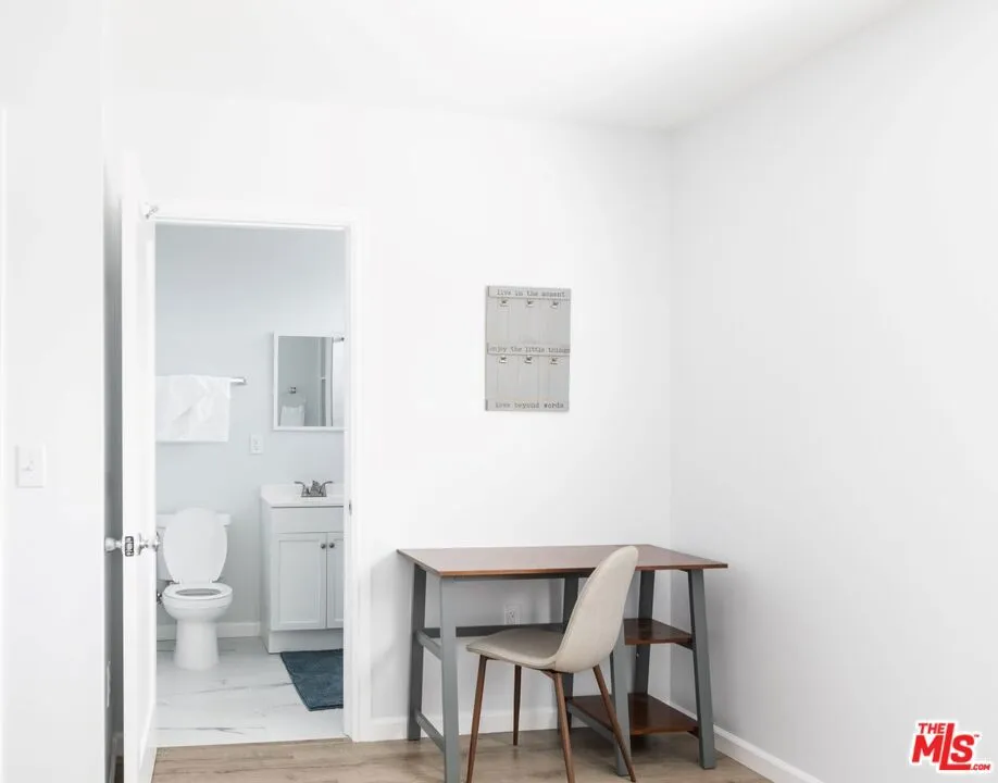 1273 W 36th Place Los Angeles, CA 90007