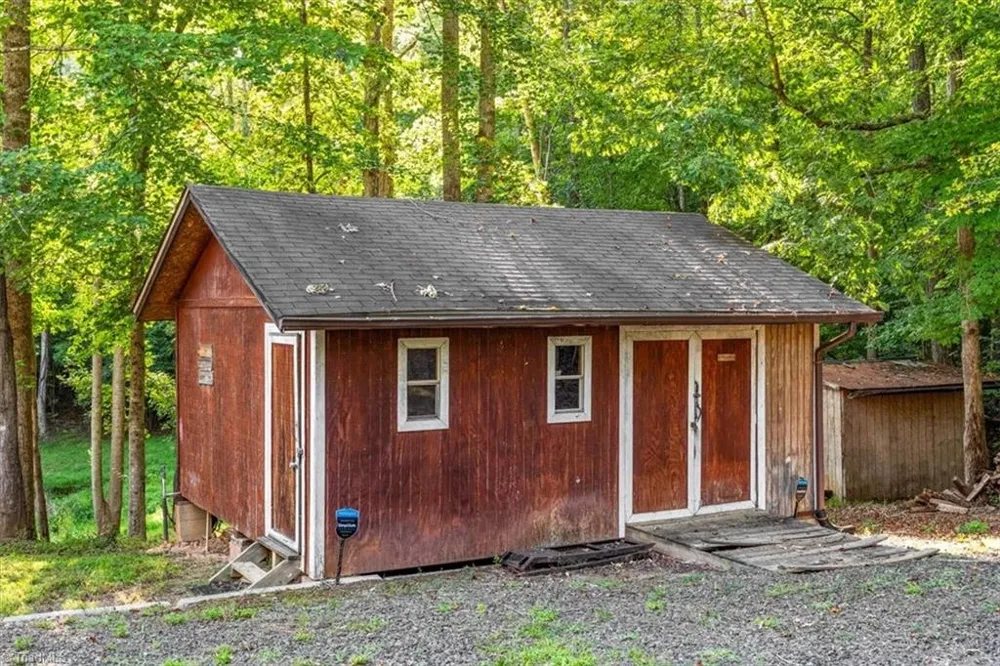 558 Throckmorton Road Madison, NC 27025