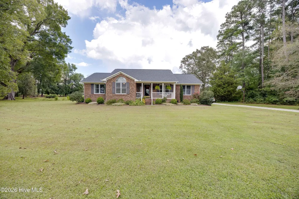6370 Boyd Road Pinetown, NC 27865