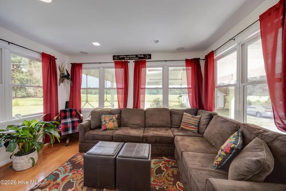 6370 Boyd Road Pinetown, NC 27865