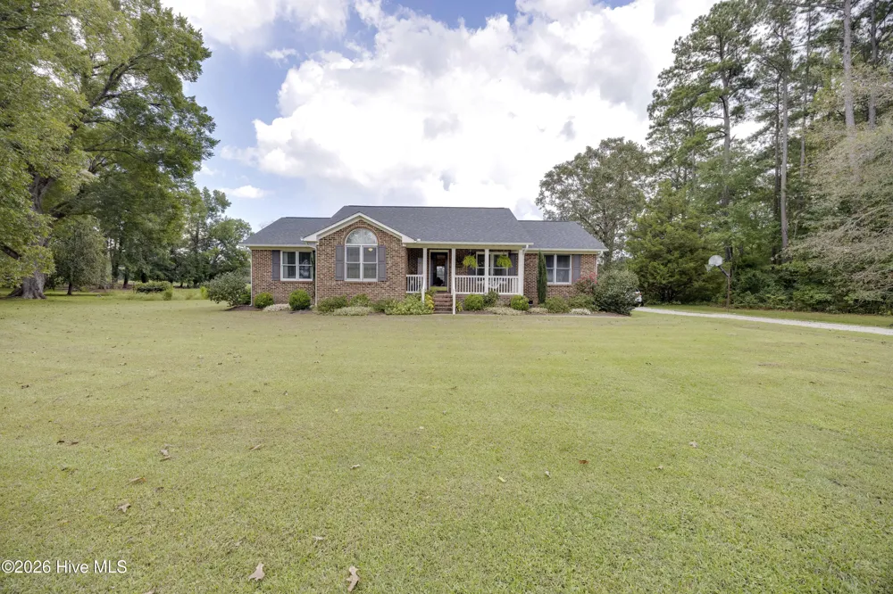 6370 Boyd Road Pinetown, NC 27865