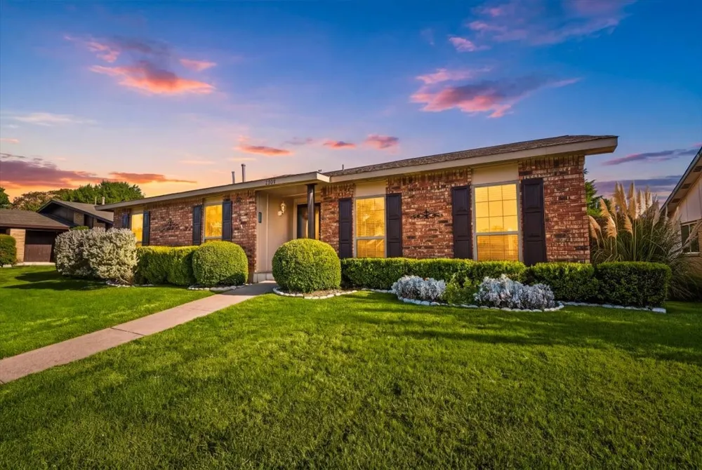 7205 Cloverglen Drive Dallas, TX 75249