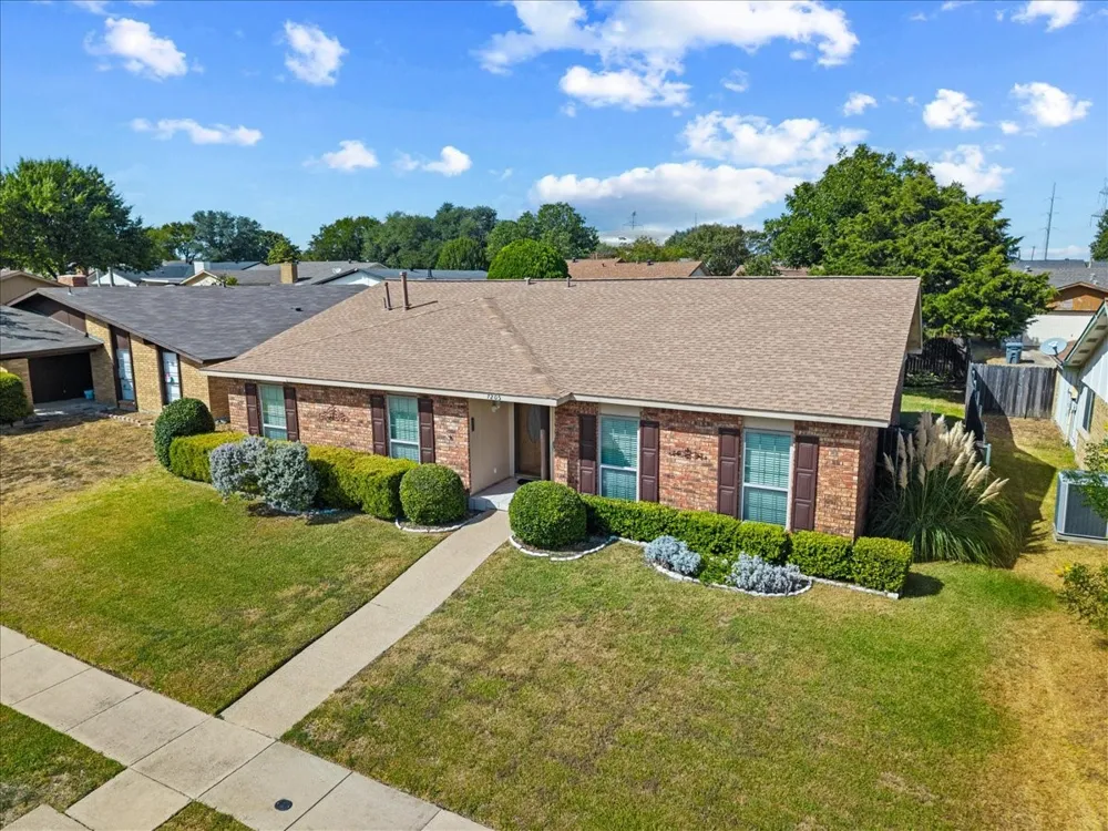 7205 Cloverglen Drive Dallas, TX 75249