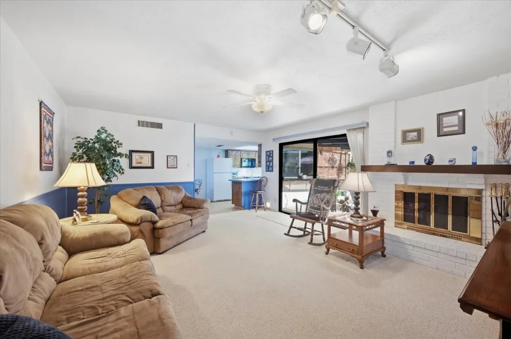 7205 Cloverglen Drive Dallas, TX 75249