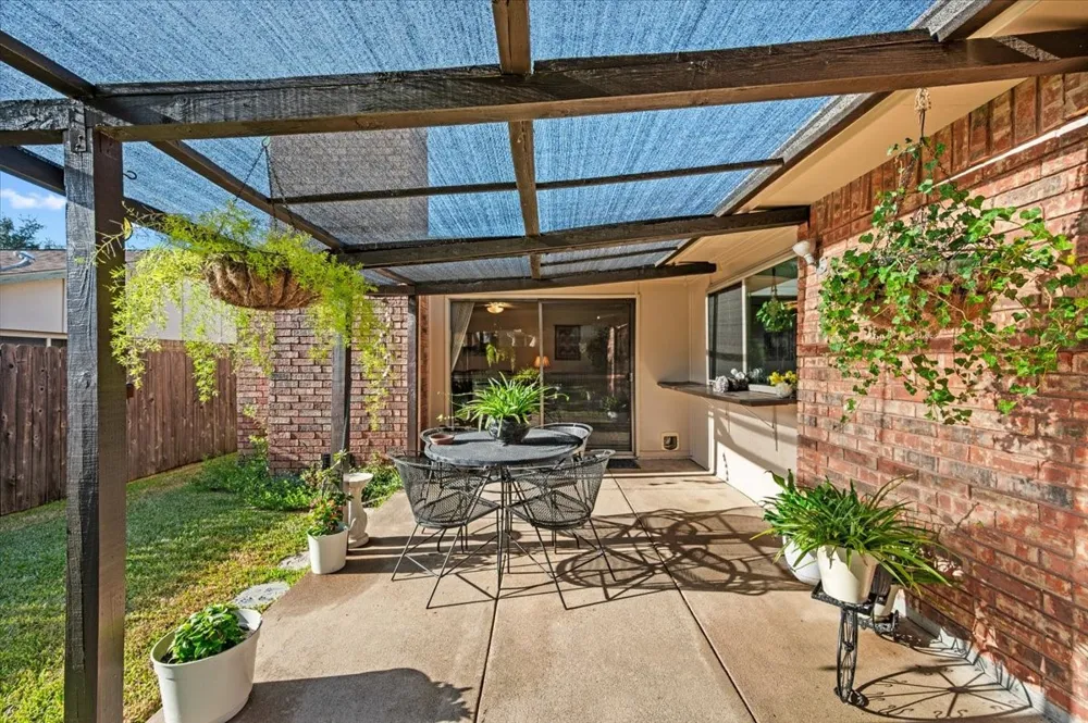 7205 Cloverglen Drive Dallas, TX 75249