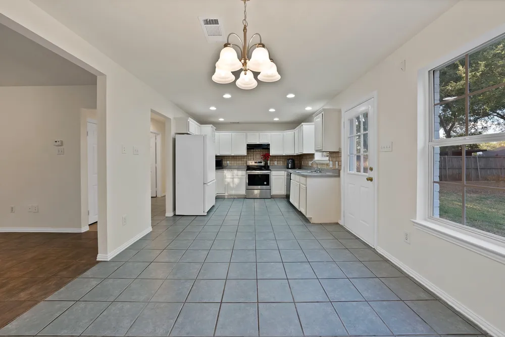 3022 Canada Drive Dallas, TX 75212