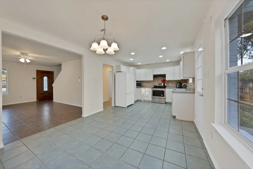 3022 Canada Drive Dallas, TX 75212
