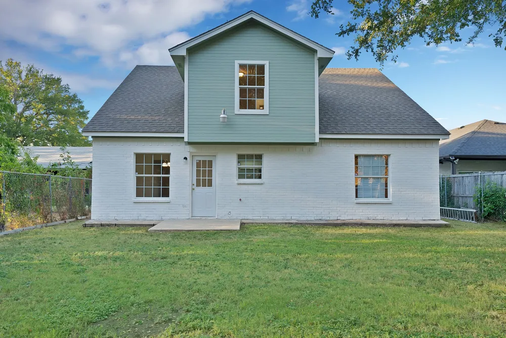 3022 Canada Drive Dallas, TX 75212