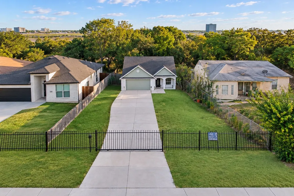 3022 Canada Drive Dallas, TX 75212