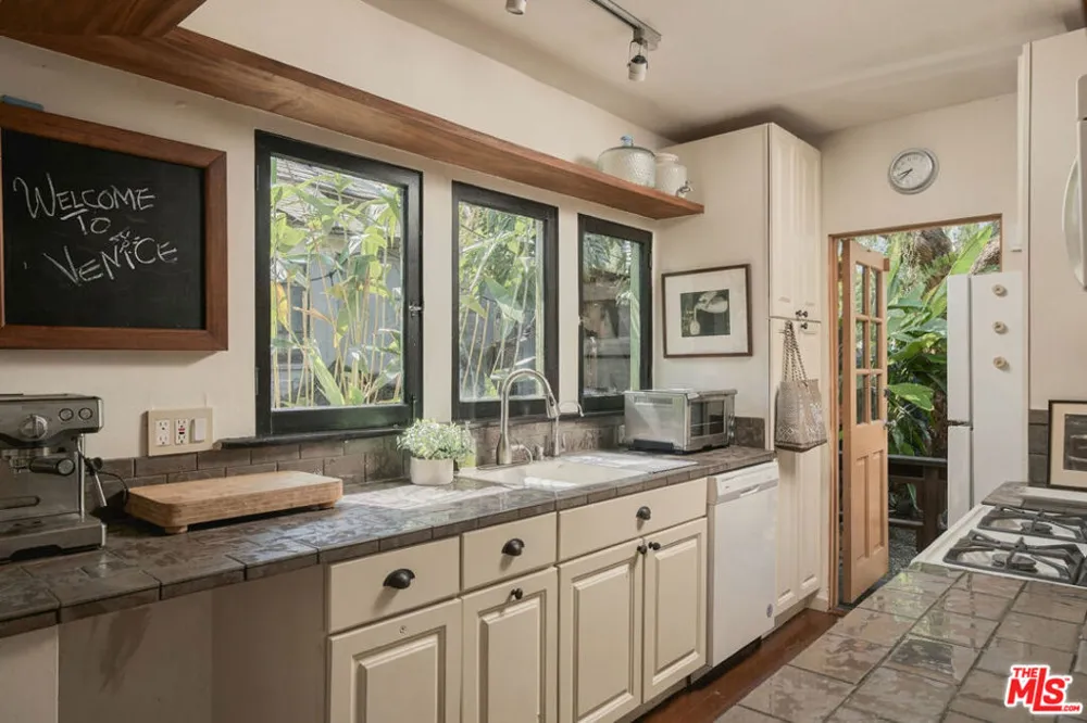 313 Market Street Venice, CA 90291